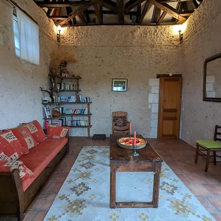 Holiday home De Charme 17eme S. Avec Jardin Clos, Proche Foret Et Aubeterre, Internet Fibre, Animaux Ok - Fr-1-653-42 *