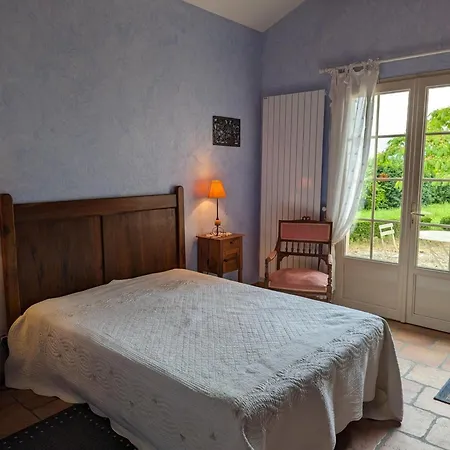 Holiday home De Charme 17eme S. Avec Jardin Clos, Proche Foret Et Aubeterre, Internet Fibre, Animaux Ok - Fr-1-653-42 *