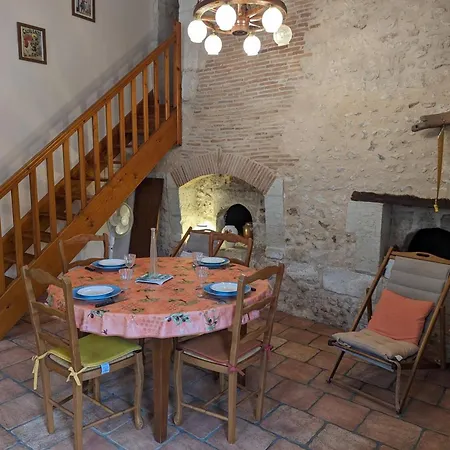 De Charme 17eme S. Avec Jardin Clos, Proche Foret Et Aubeterre, Internet Fibre, Animaux Ok - Fr-1-653-42 * Saint-Romain (Charente)