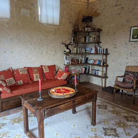 Holiday home De Charme 17eme S. Avec Jardin Clos, Proche Foret Et Aubeterre, Internet Fibre, Animaux Ok - Fr-1-653-42 Saint-Romain (Charente)