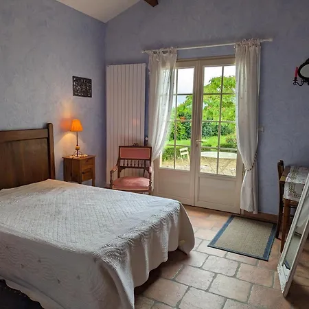 De Charme 17eme S. Avec Jardin Clos, Proche Foret Et Aubeterre, Internet Fibre, Animaux Ok - Fr-1-653-42